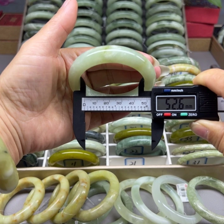 蛇纹石玉未镶嵌手镯21
