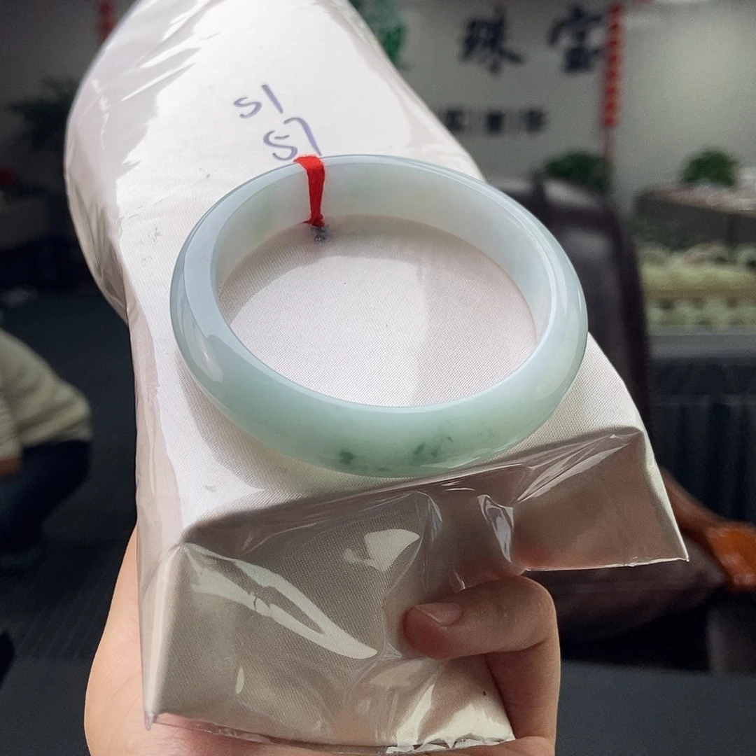 翡翠手镯未镶嵌拍一发一