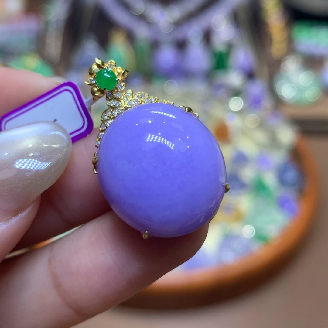 翡翠18K金镶嵌颈饰