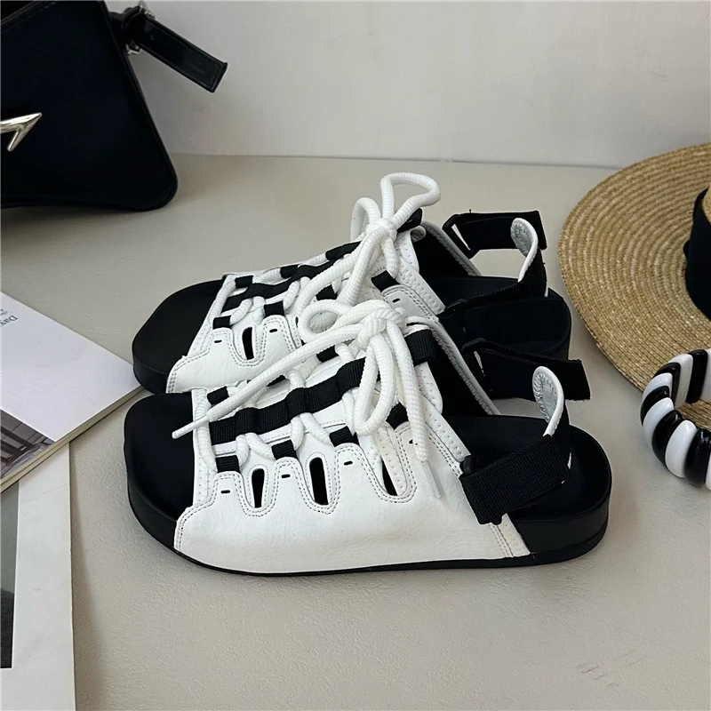 栢香妮BAHONGLY设计感凉鞋女2025夏季新款平底透气一字罗马凉拖鞋