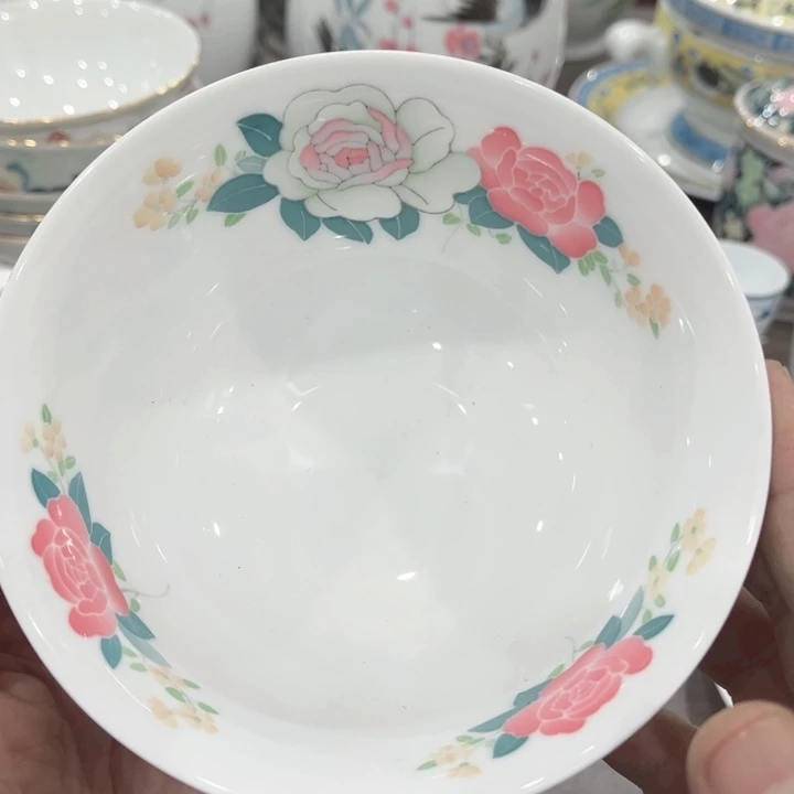 壶釉下五彩的瓷器和