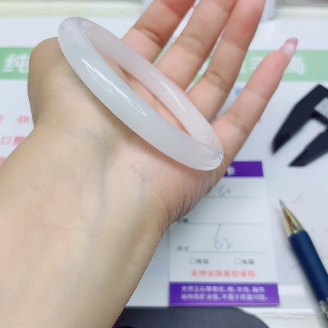 石英质玉未镶嵌手镯60/6261