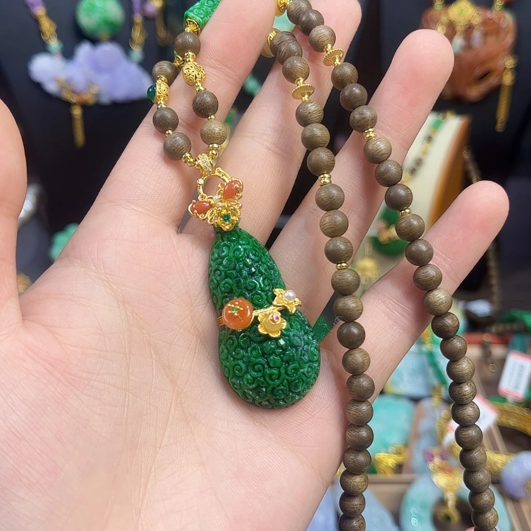 翡翠未镶嵌吊坠(赠链)葫芦