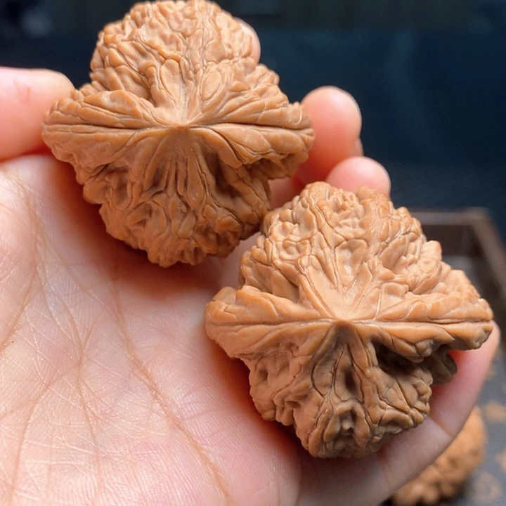 把件文玩核桃虎头王42尺