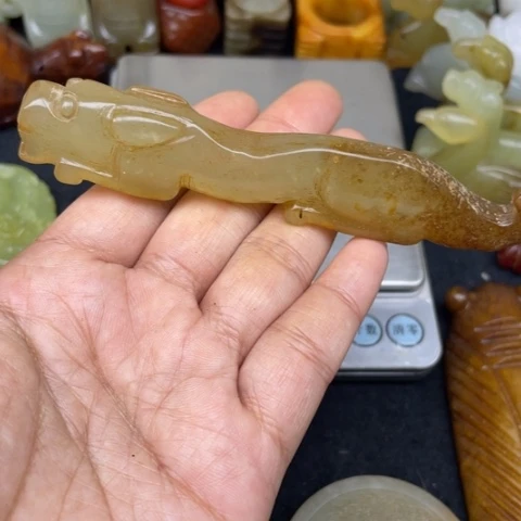 蛇纹石玉未镶嵌颈饰20