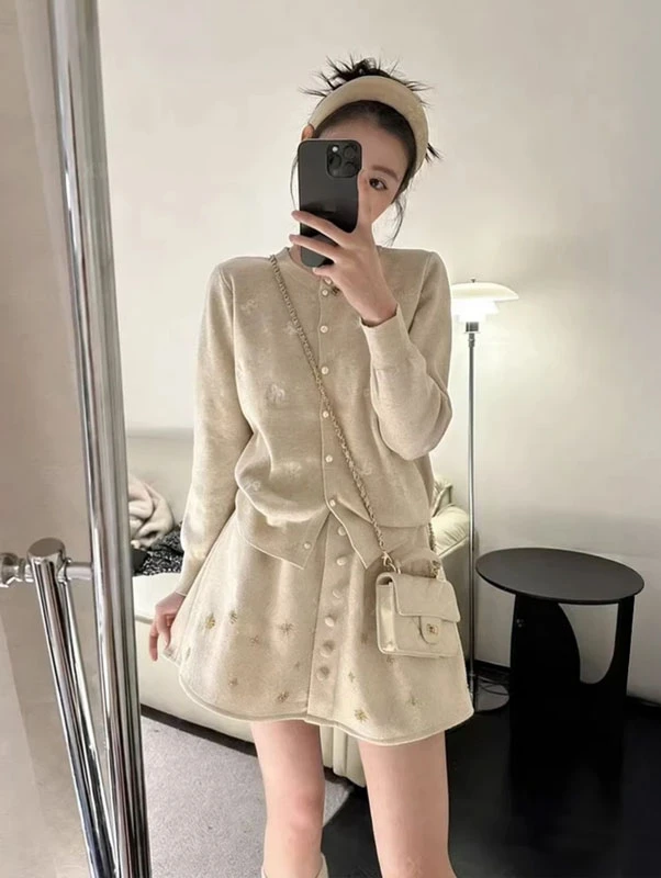 韩式搭配一整套冬装洋气减龄温柔风针织开衫半身短裙子显瘦套装女