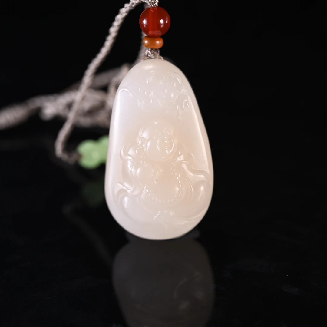 LOT8802 25YU102400 和田玉藕粉弥勒佛挂件/匡时