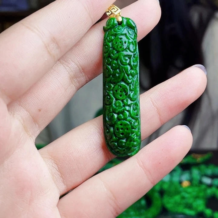 翡翠18K金镶嵌颈饰多样性