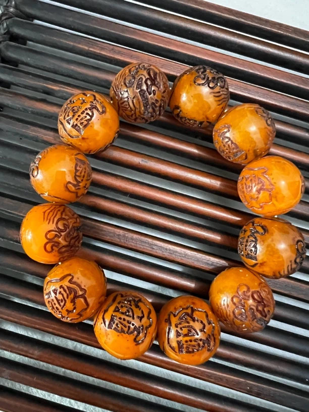 老黄蜡招财进宝手串。8800511。