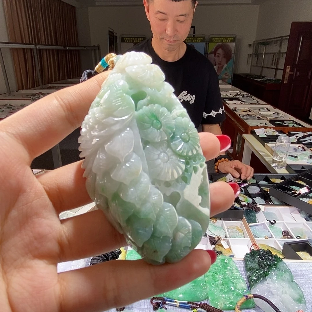 翡翠未镶嵌颈饰翡翠