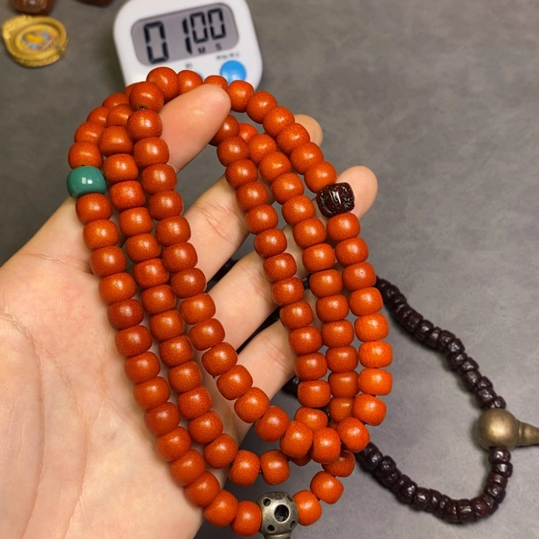 琉璃颈饰由**始琉璃颈饰手串