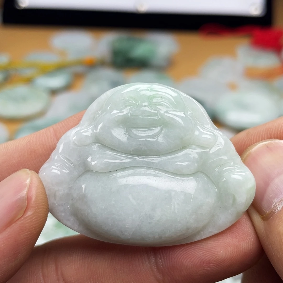 翡翠未镶嵌颈饰佛公