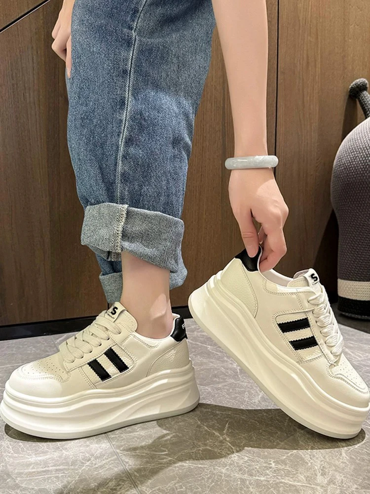 小个子韩版增高女鞋2025秋季新款板鞋休闲板鞋厚底低跟系带小白鞋