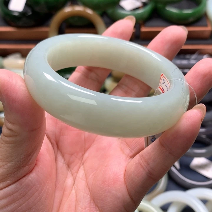 【闪购商品】未镶嵌手镯和田玉