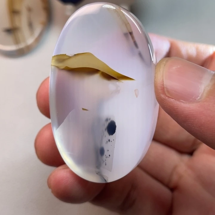 玛瑙/玉髓未镶嵌颈饰泰**然