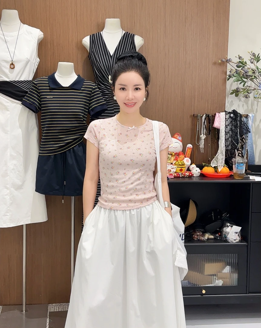 鑫燃KIKI 新款简约碎花T恤 5215 WU