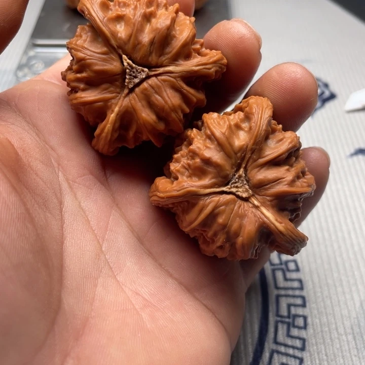 坦***托文玩核桃吊坠三棱三棱三棱三棱