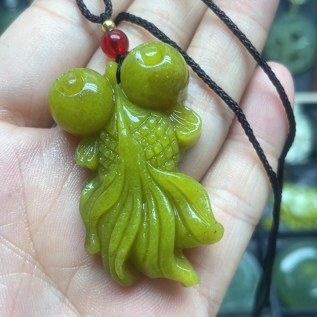 未镶嵌蛇纹石玉颈饰