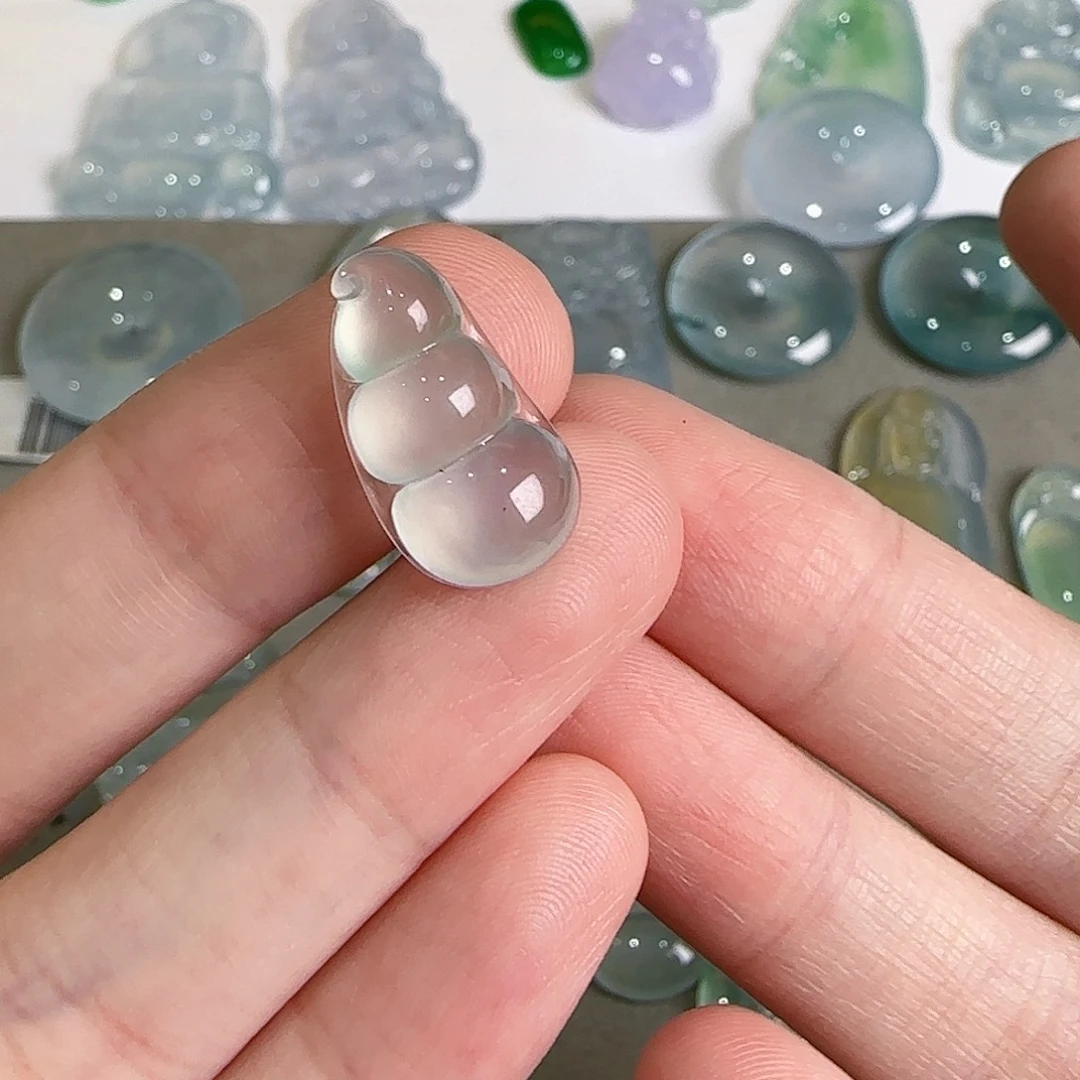 翡翠未镶嵌颈饰