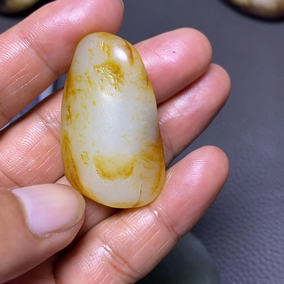 未镶嵌和田玉（糖玉）挂件