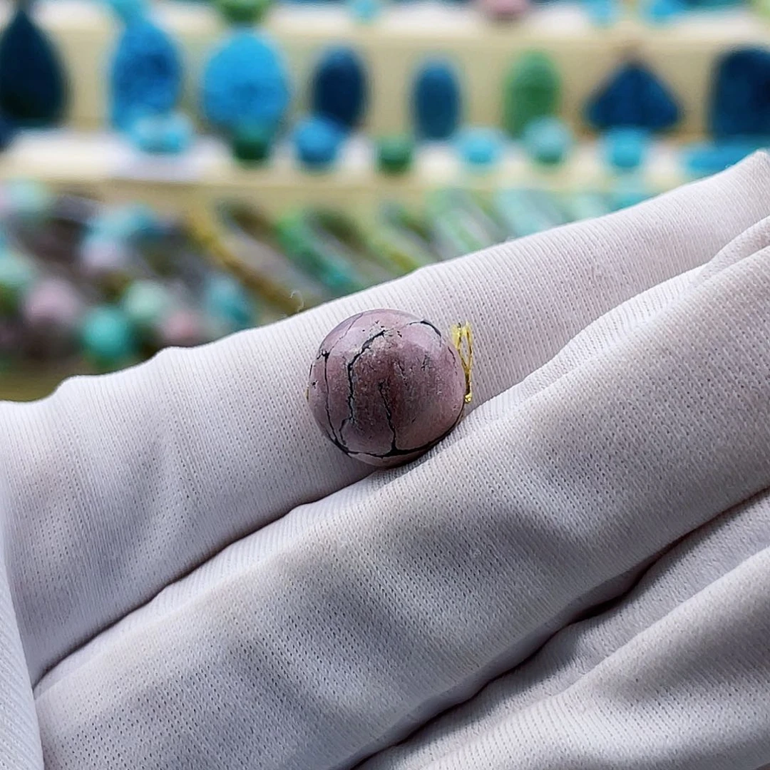 绿松石未镶嵌颈饰