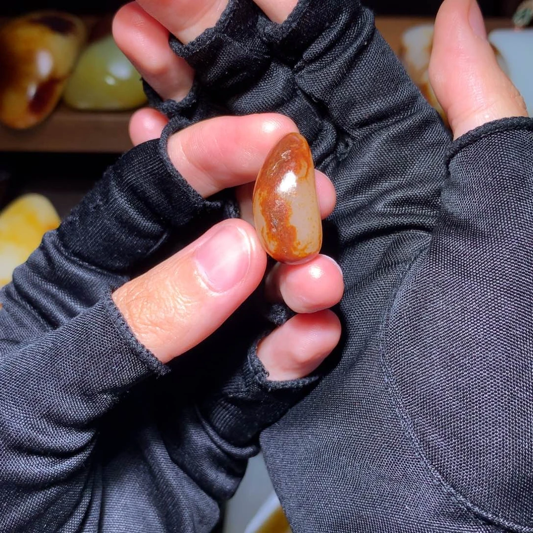 木***行和田玉未镶嵌颈饰
