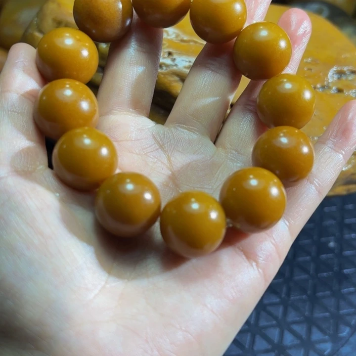 大叶紫檀（黑酸枝木类）