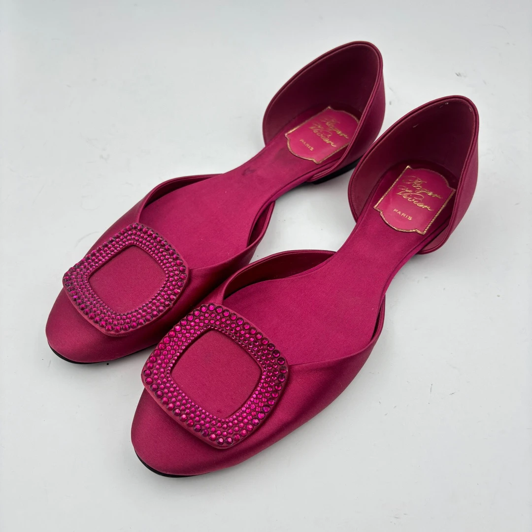 95新 Roger Vivier/罗杰·维威耶 37.5码/rv粉色水钻方扣平底鞋