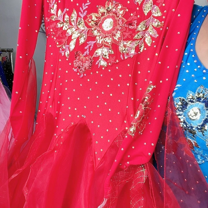 交谊舞的舞蹈动作也