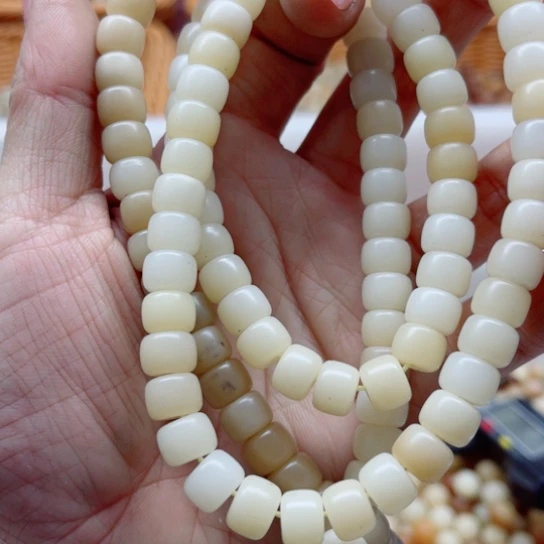 白玉菩提吊坠瑕疵9奶黄墩114链