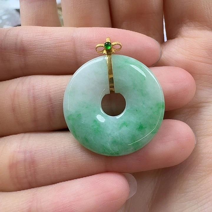 翡翠未镶嵌颈饰甜甜圈