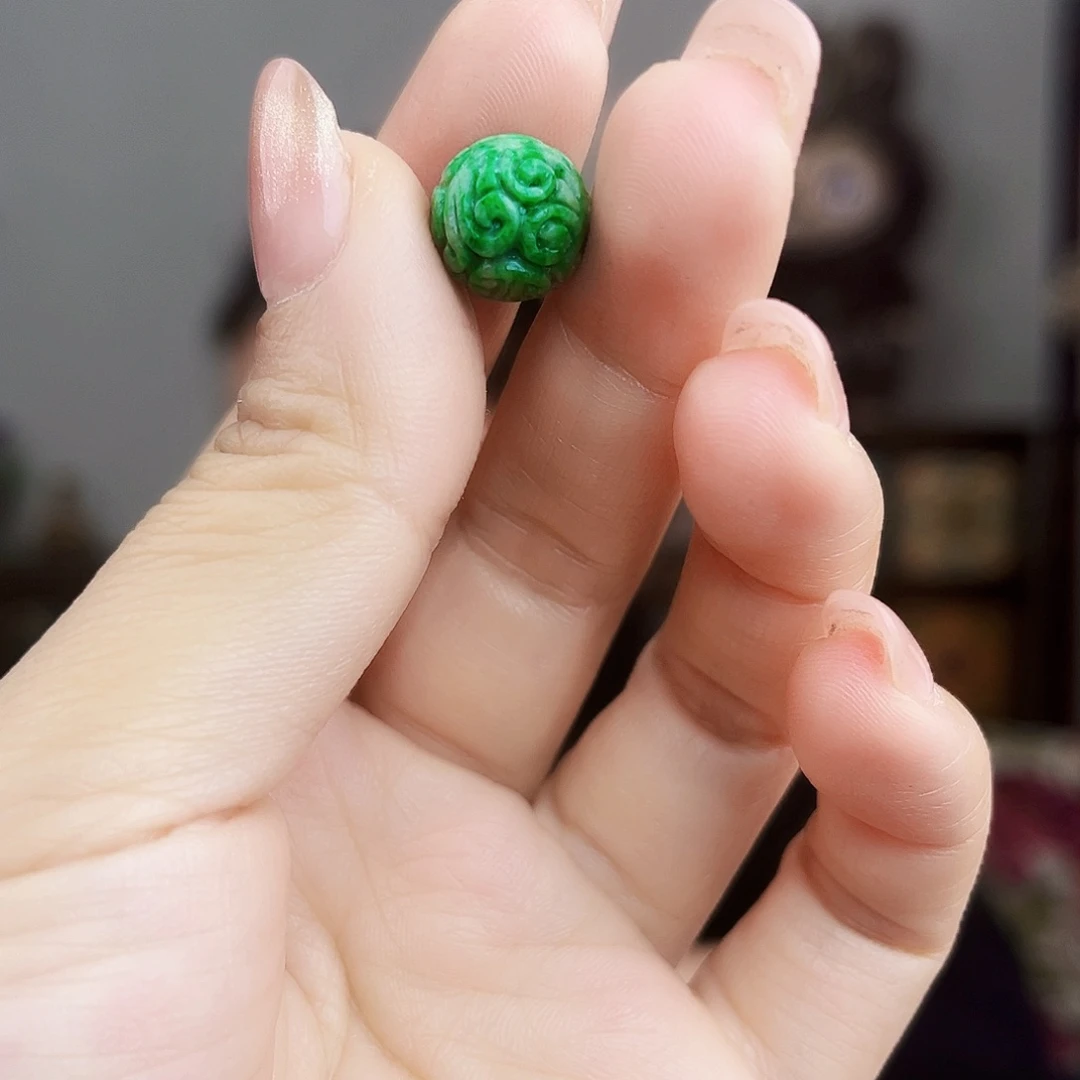 翡翠未镶嵌颈饰多样性