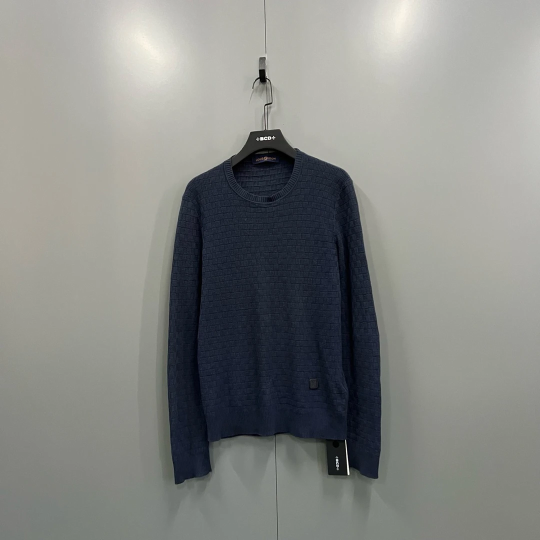 95新 LouisVuitton/路易威登 q211 藏青色棋盘格针织衫 M码/jc6