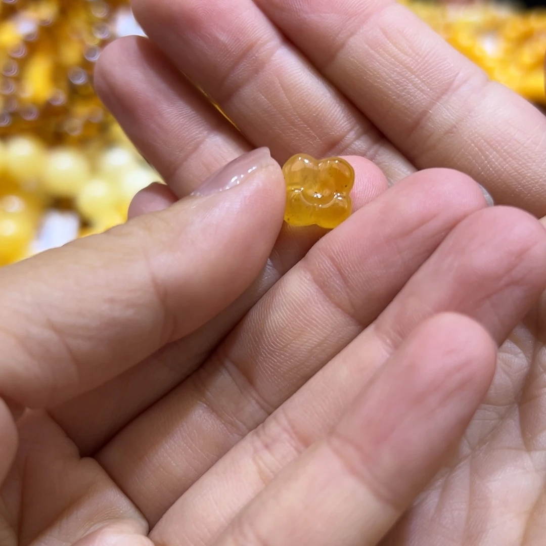 琥珀珠宝奇石未镶嵌