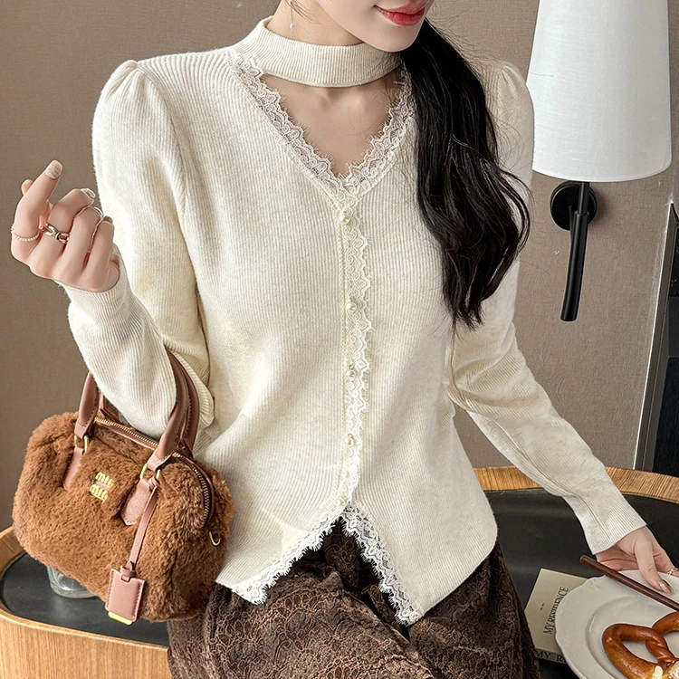 2025秋冬季新款挂脖拼接蕾丝时尚减龄毛针织衫女小众开叉洋气上衣