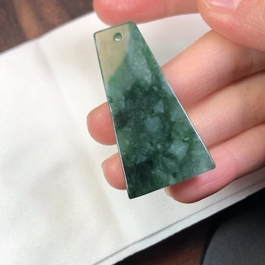 翡翠未镶嵌颈饰缅甸A货，每天下午1点半开播