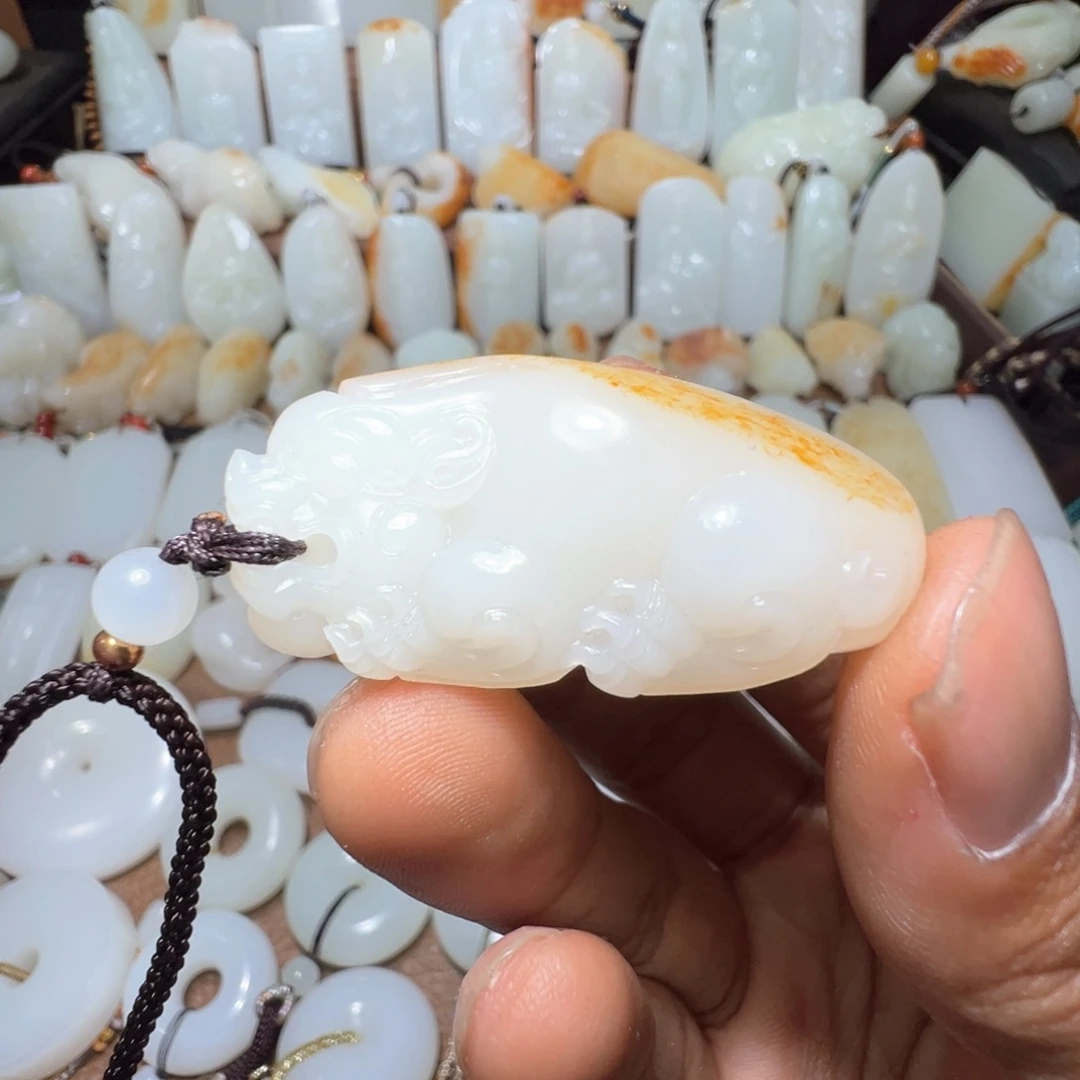 和田玉吊坠(不含链)未镶嵌以***后