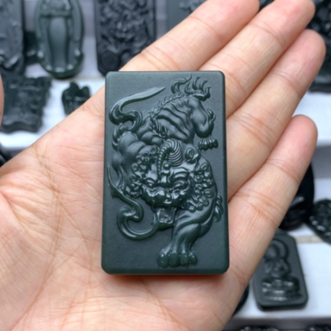 【闪购商品】颈饰未镶嵌和田玉双面雕刻