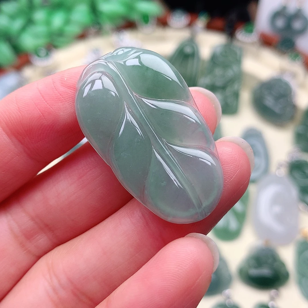 翡翠未镶嵌颈饰吊坠