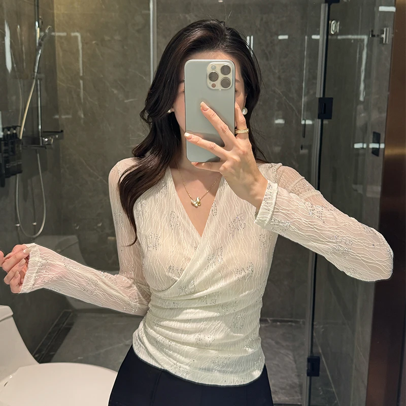 白色烫钻网纱上衣女春夏新款气质百搭交叉V领褶皱遮肚修身显瘦T恤