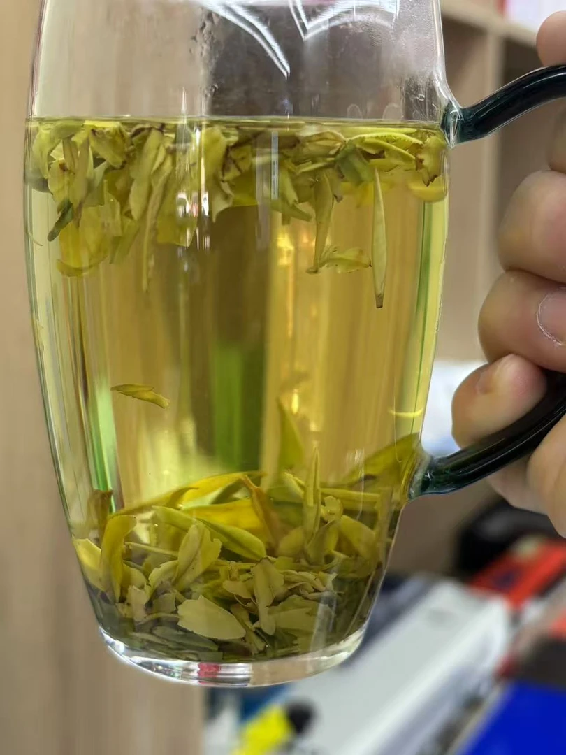 80黄金芽茶片绿茶25年新茶片125gx4袋一斤送银丰茶杯