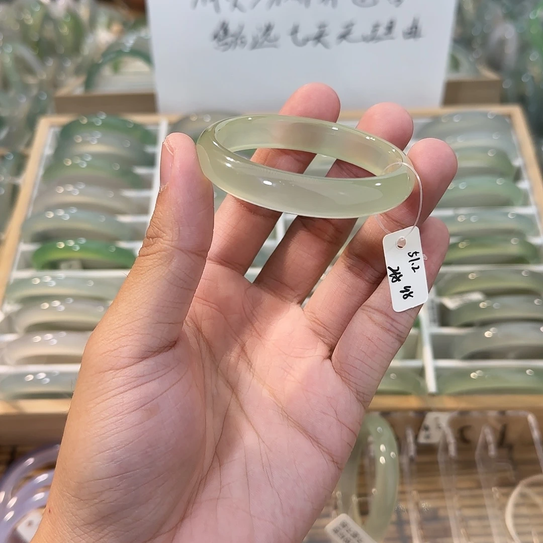 玛瑙/玉髓未镶嵌手镯圈口51.2