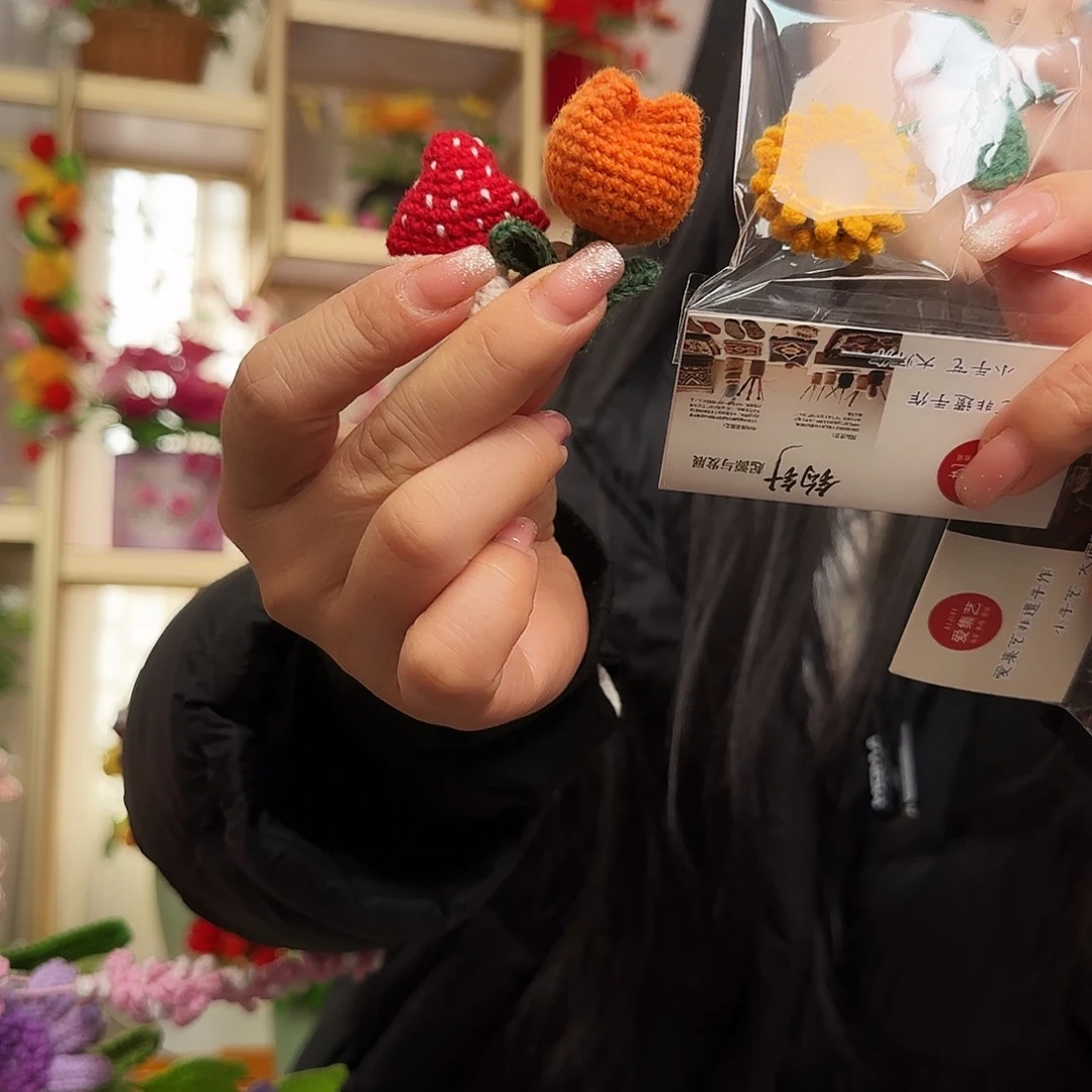 手工钩织设计胸针