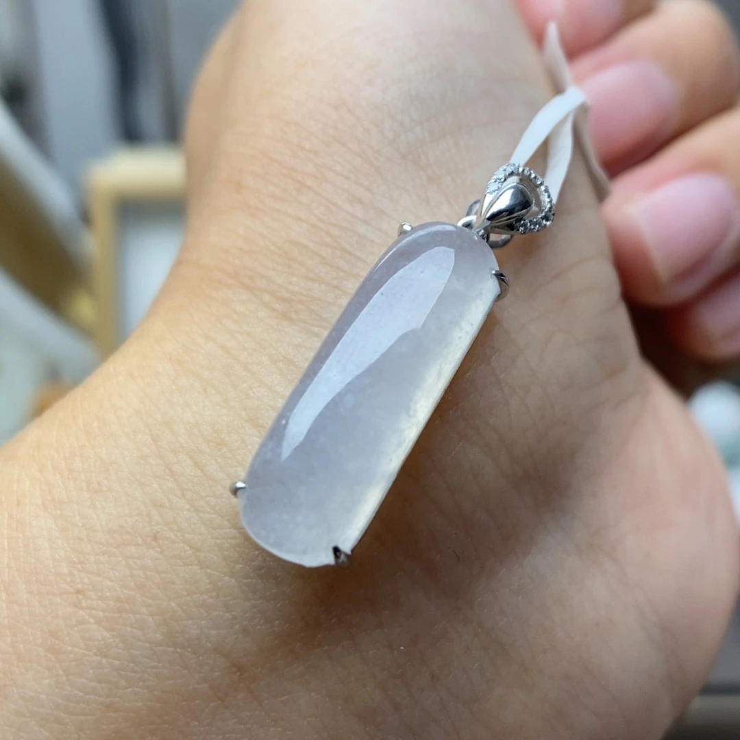 【闪购商品】颈饰18K金镶嵌翡翠29