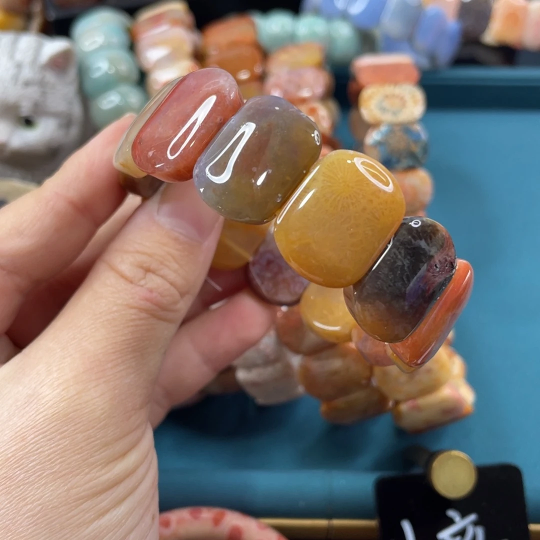 未镶嵌手镯硅化玉