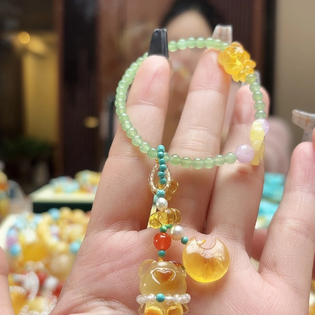 琥珀颈饰未镶嵌琥珀