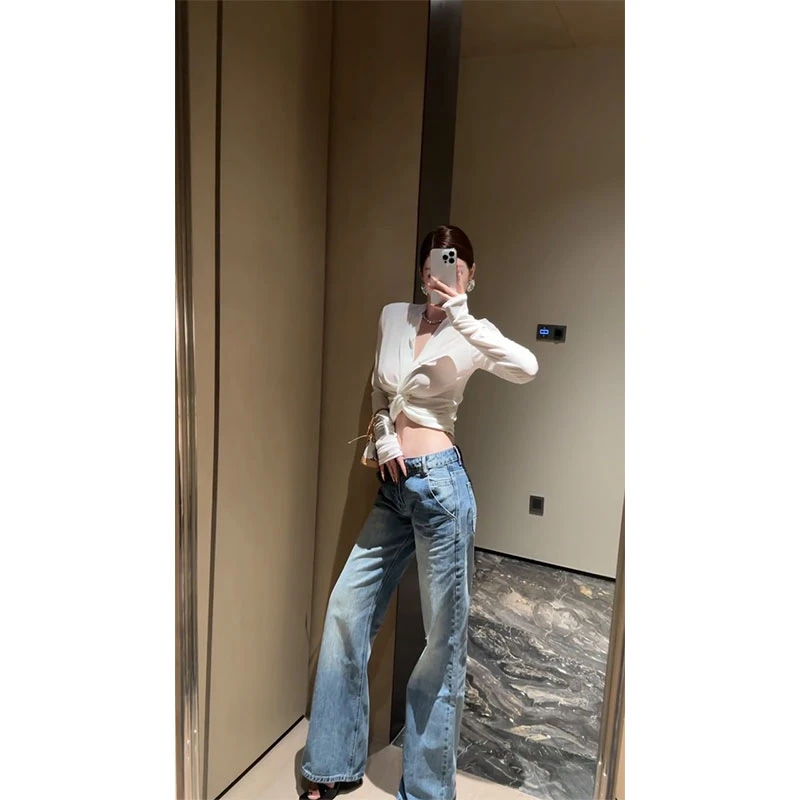 2025春季纯欲性感气质白色性感V领褶皱交叉上衣配高腰直筒牛仔裤