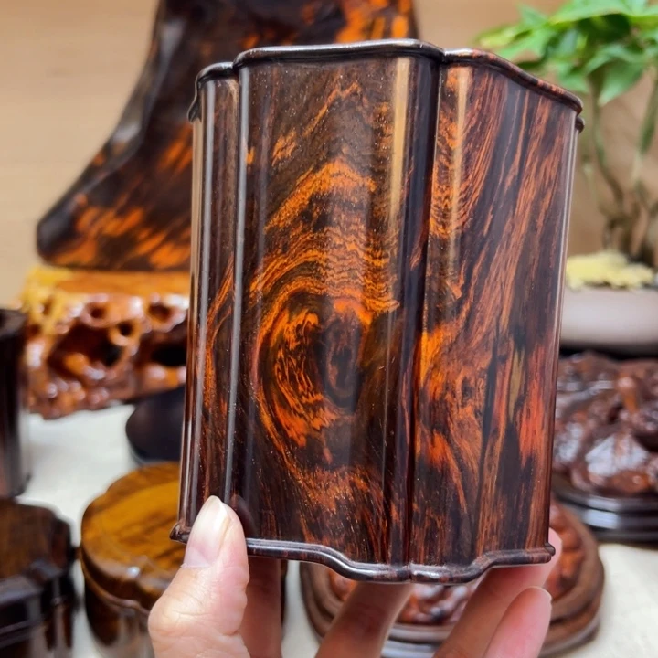 交趾黄檀（大红酸枝）笔筒