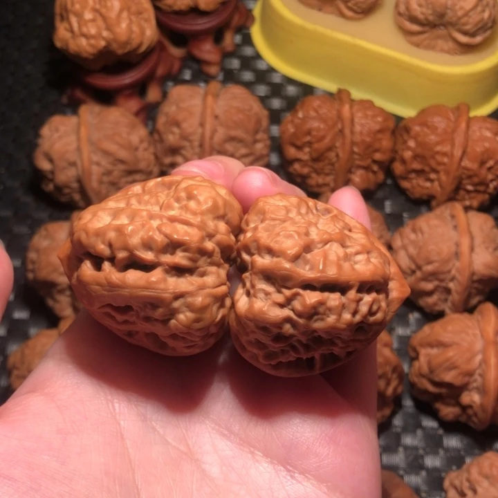 x***涵文玩核桃把件正三角