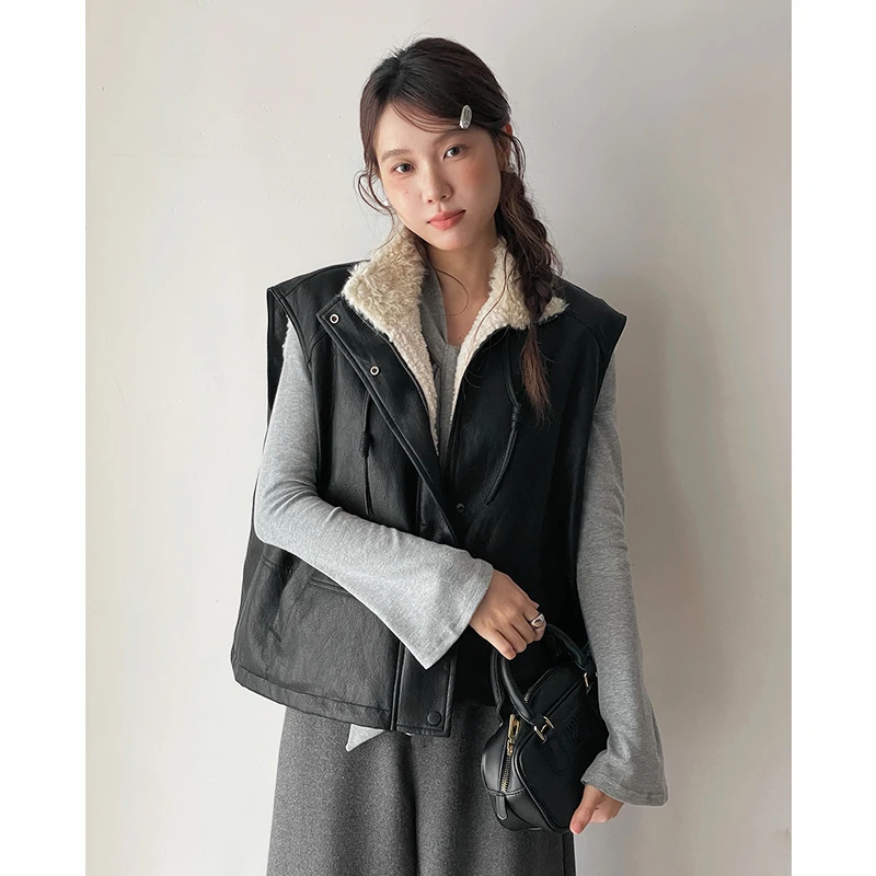 复古立领抽绳加绒皮衣马甲背心女冬季流行马夹酷飒风保暖无袖外套